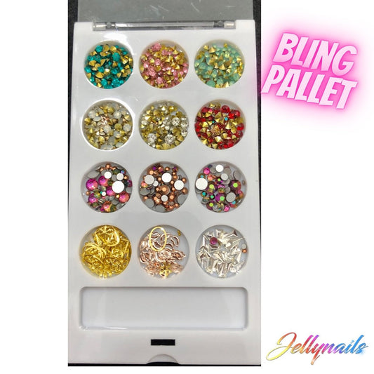 Bling pallet cluster crystals & alloy charms 3D nail art